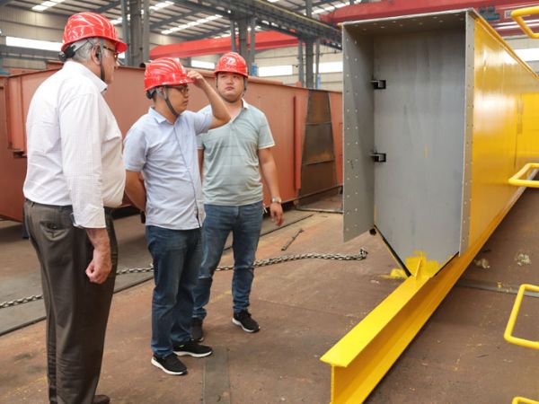 国外客户来厂参观